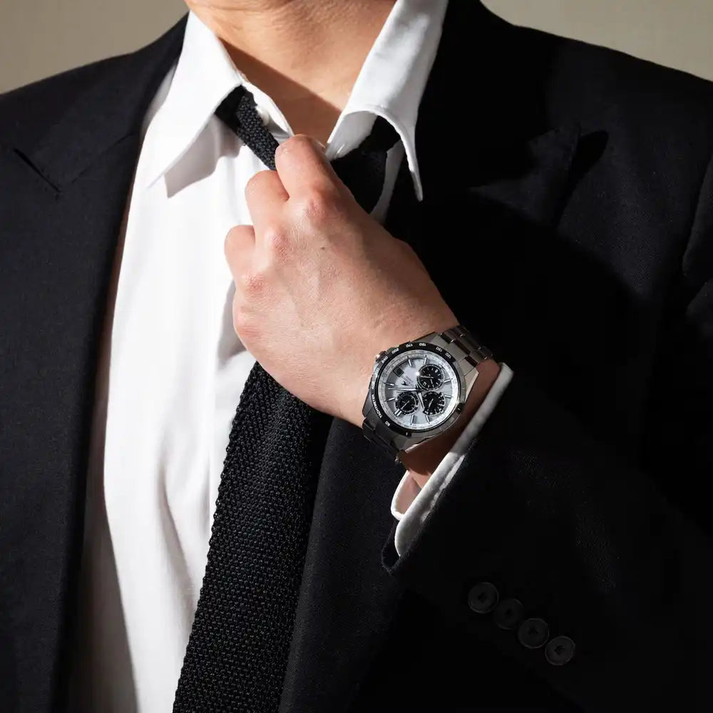 Casio OCEANUS Classic Line OCW-T2600J-7AJF Chronograph Solar Radio Wave Men's Wristwatch - The Japanese Factory