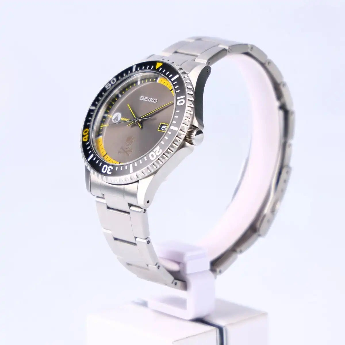 The Super Dimension Fortress MACROSS x SEIKO 40th Anniversary Watch - The Japanese Factory