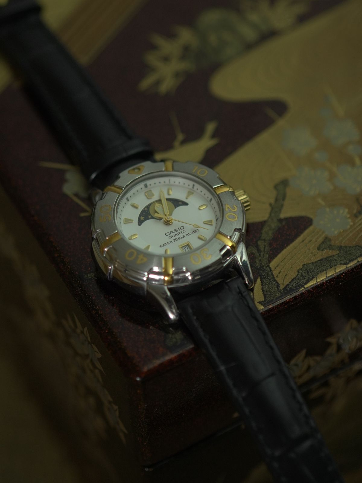 Used Vintage Casio LD-716 Moonphase Diver Quartz Analog Watch - The Japanese Factory