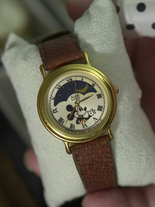 Used Vintage Seiko Alba Mickey Mouse Moonphase V535-6A10 Wristwatch - The Japanese Factory