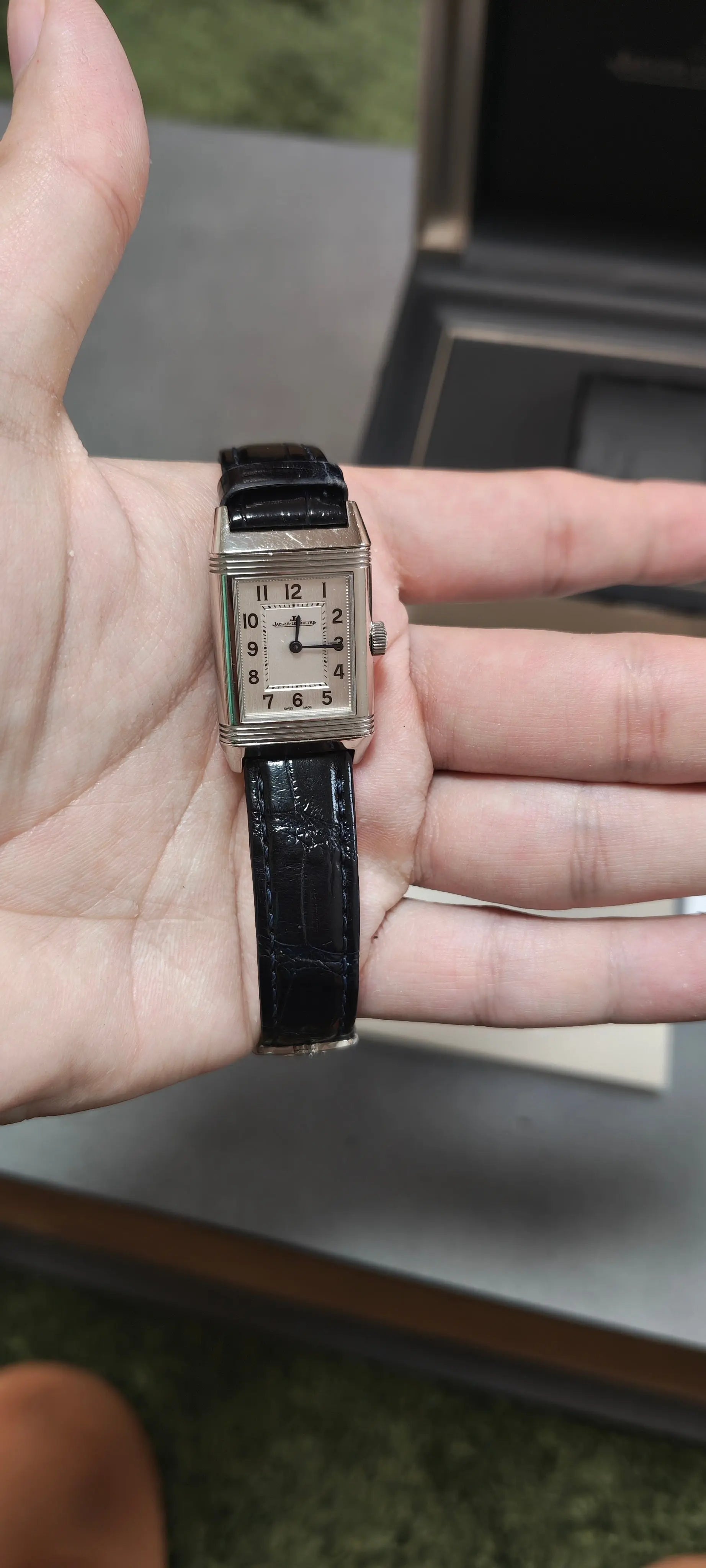 Jaeger-LeCoultre Reverso Classic Small Quartz 221.8.47 – Full Set (Box & Papers)