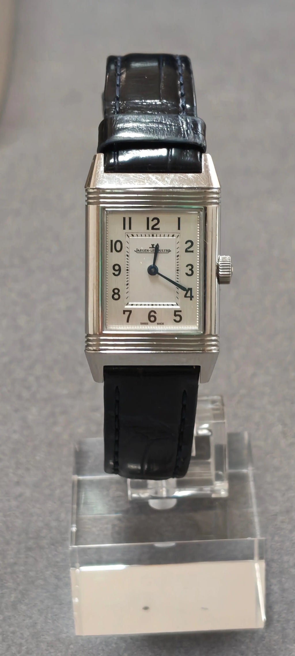 Jaeger-LeCoultre Reverso Classic Small Quartz 221.8.47 – Full Set (Box & Papers)