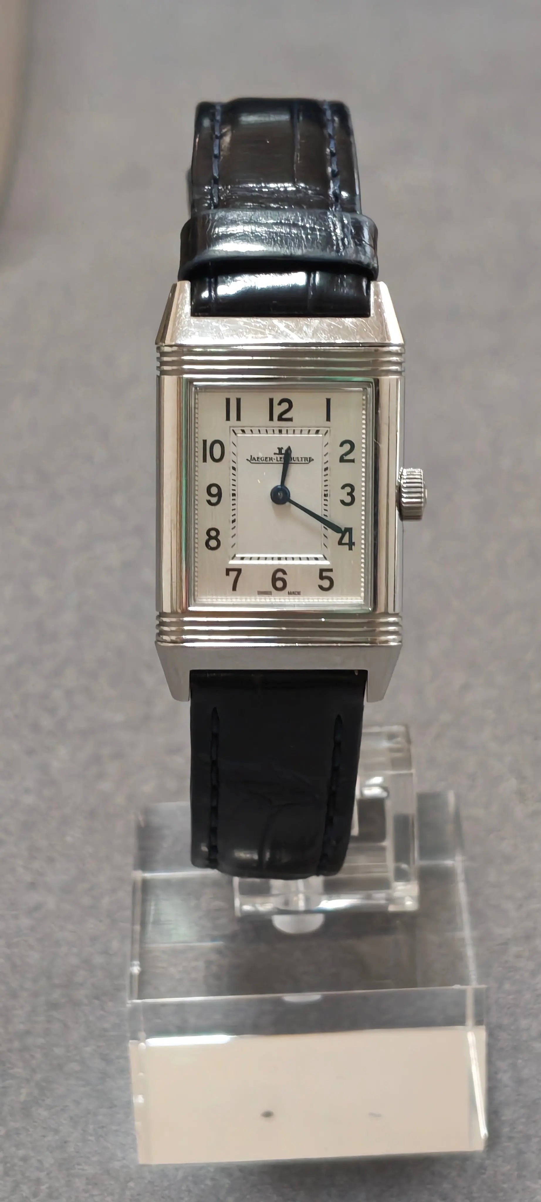 Jaeger-LeCoultre Reverso Classic Small Quartz 221.8.47 – Full Set (Box & Papers)