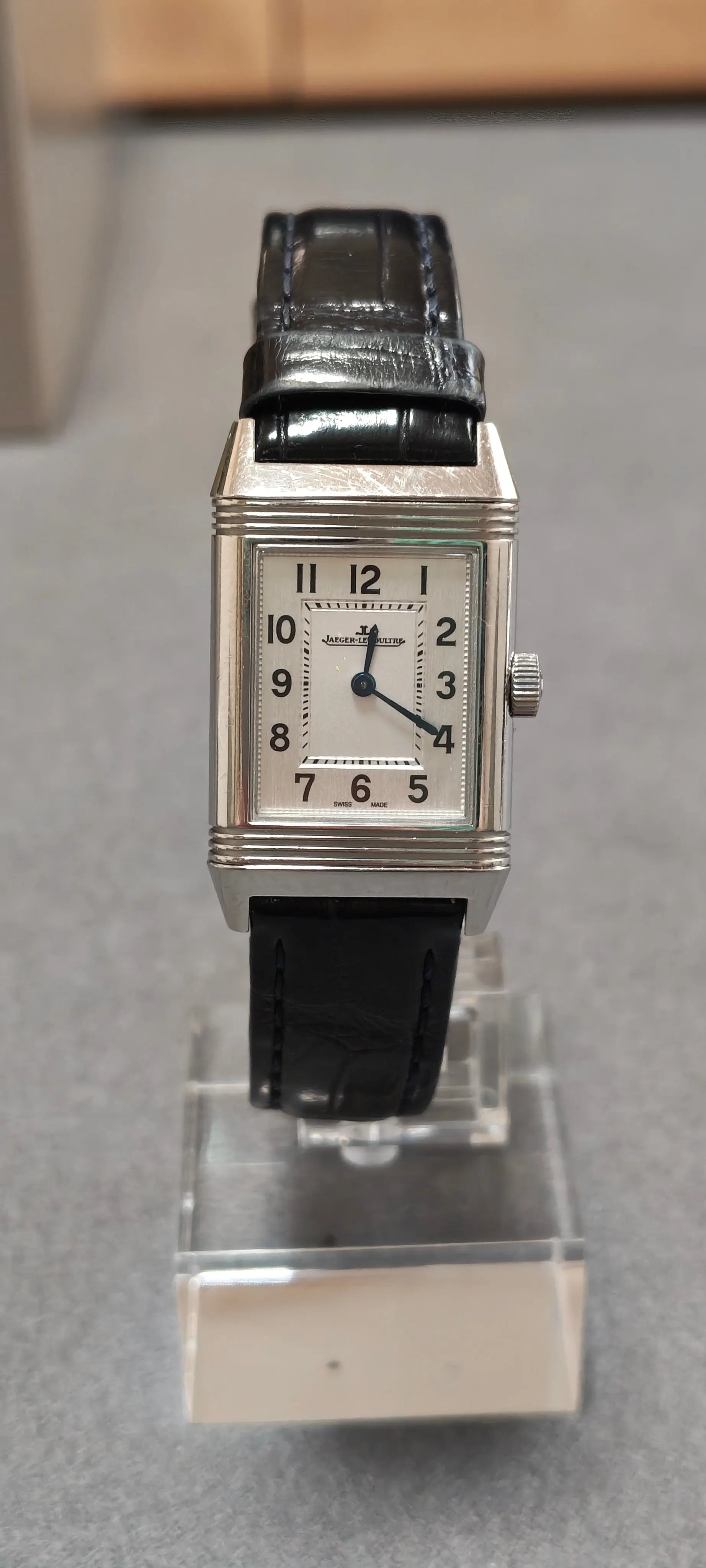 Jaeger-LeCoultre Reverso Classic Small Quartz 221.8.47 – Full Set (Box & Papers)