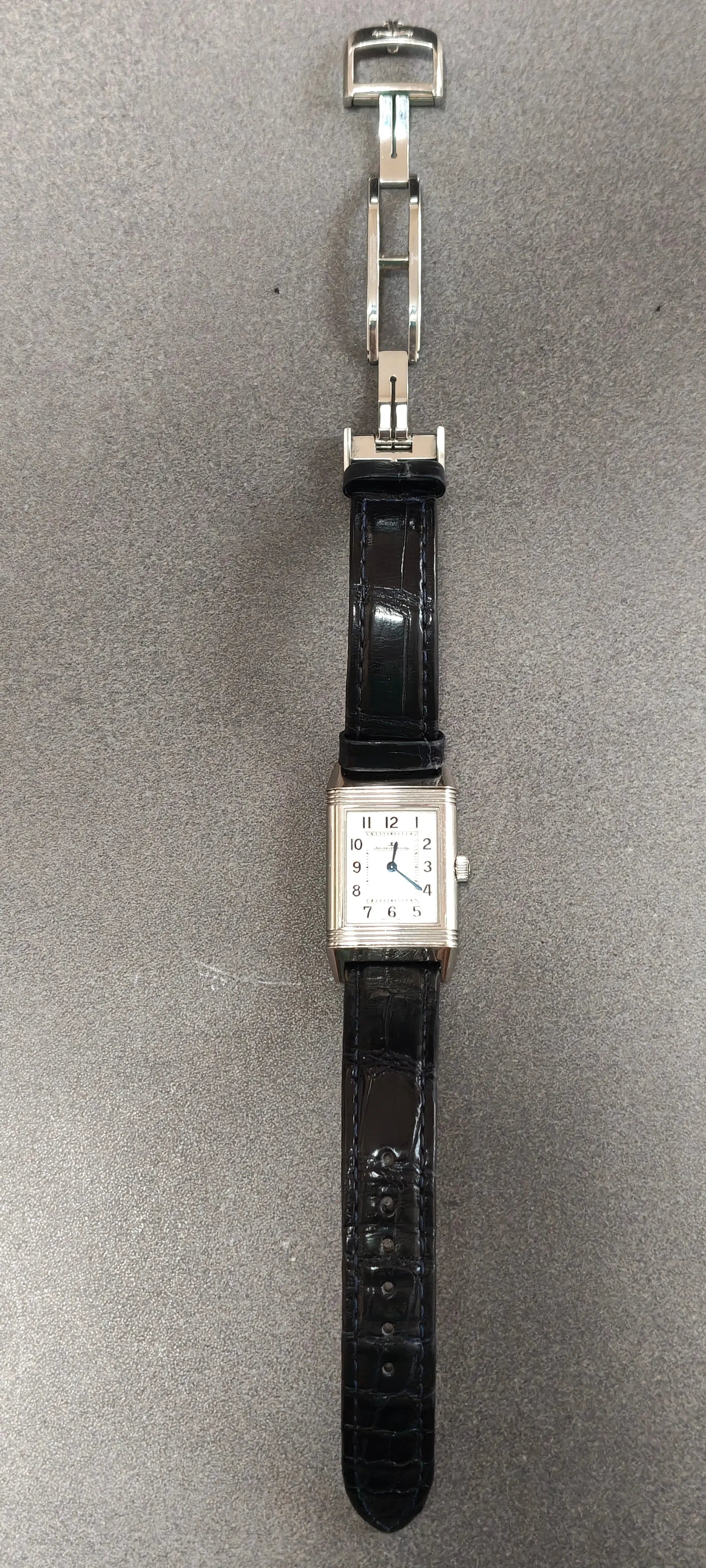 Jaeger-LeCoultre Reverso Classic Small Quartz 221.8.47 – Full Set (Box & Papers)