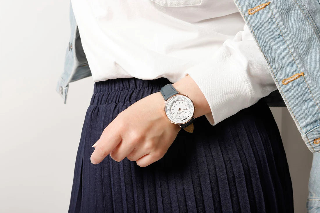 [Limited Edition] Seiko Metronome Watch SMW002APN Elegant Series White x Navy - The Japanese Factory