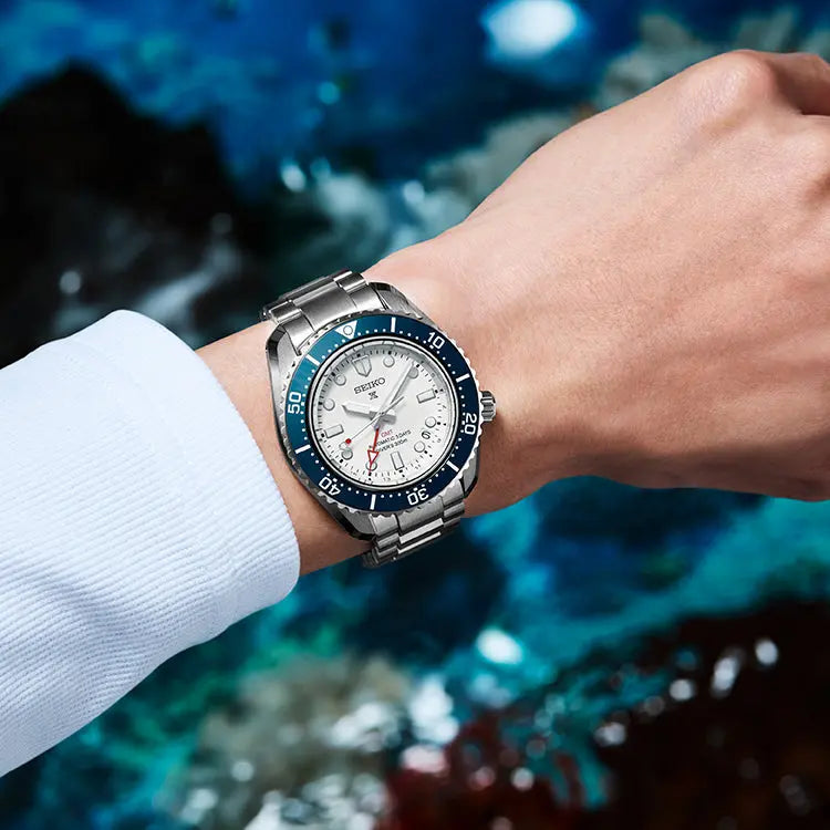 Seiko Prospex Divers 1968 Heritage GMT SBEJ029 side view