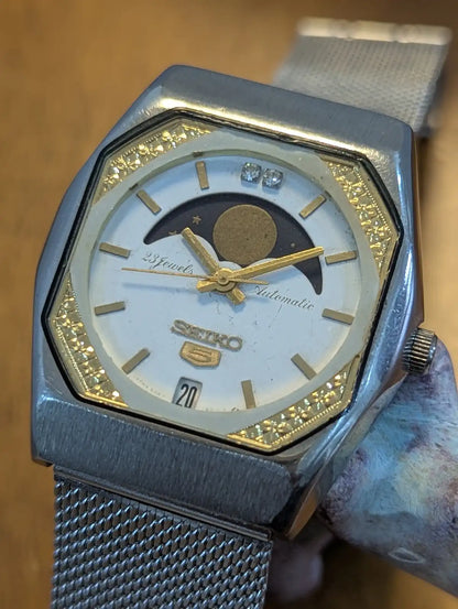 Vintage Seiko 5 Moon Phase 6347-6010 June 1986 Automatic Men's Wristwatch - The Japanese Factory