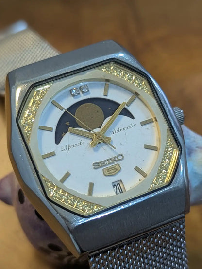 Vintage Seiko 5 Moon Phase 6347-6010 June 1986 Automatic Men's Wristwatch - The Japanese Factory