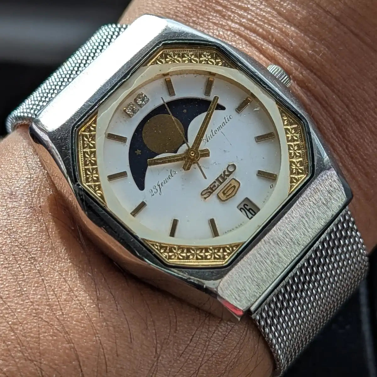Vintage Seiko 5 Moon Phase 6347-6010 June 1986 Automatic Men's Wristwatch - The Japanese Factory