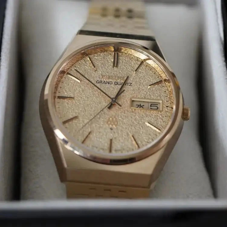 Vintage Seiko Grand Quartz 9943-8020 June 1978 Kanji Day Date Suwa Dial Men's Wristwatch - The Japanese Factory