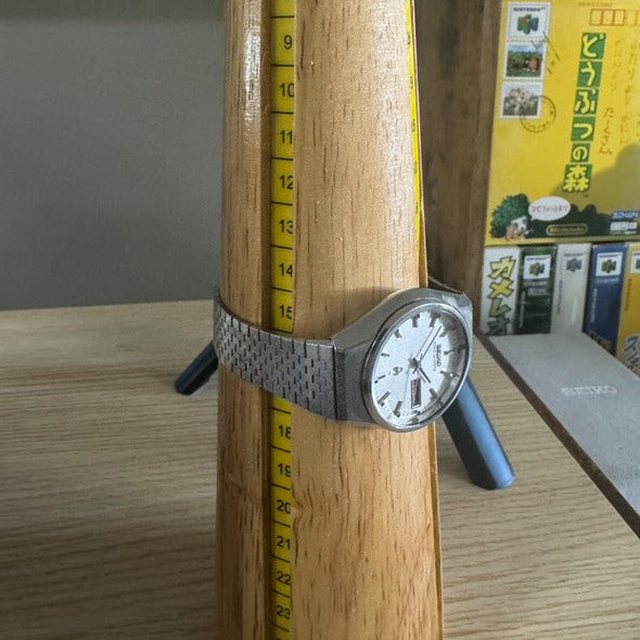 Vintage Seiko King Quartz 0853-8025 November 1976 Kanji Day