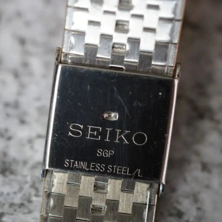 Vintage Seiko King Quartz 0853-8025 November 1976 Kanji Day Date Daini Dial Men's Wristwatch - The Japanese Factory