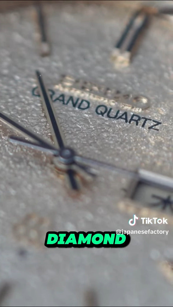 Vintage Seiko Grand Quartz 9943-8020 June 1978 Kanji Day Date Suwa Dial Men's Wristwatch - The Japanese Factory