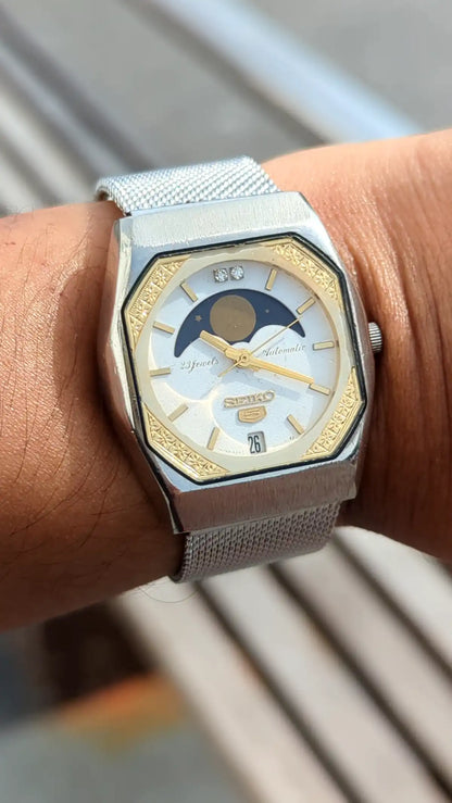 Vintage Seiko 5 Moon Phase 6347-6010 June 1986 Suwa Dial Automatic Men's Wristwatch
